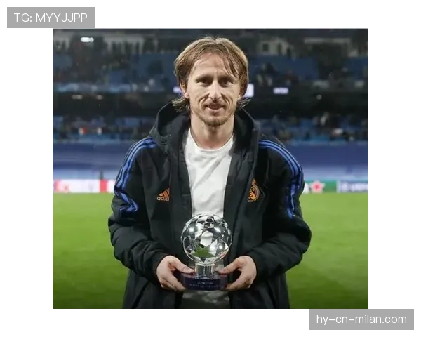 博格巴在组织推进与莫德里奇控球倾向下形成分化结构